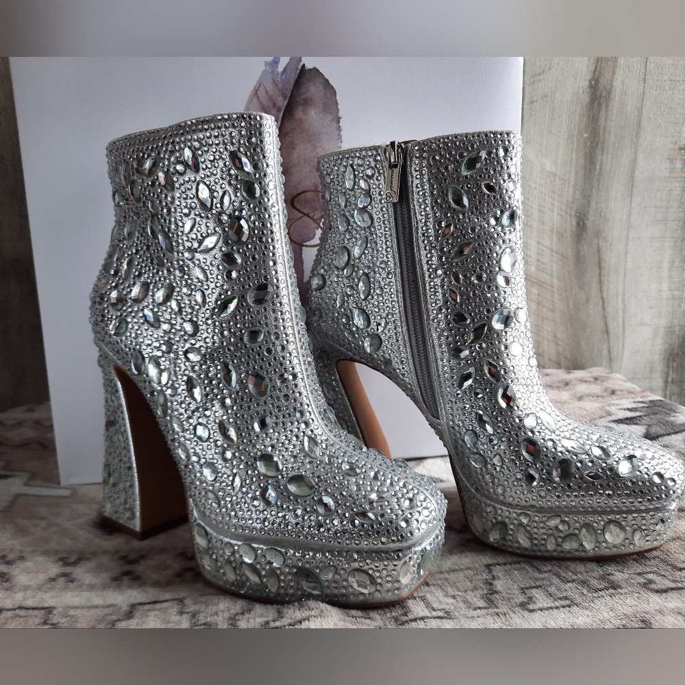 NIB sz6.5 Dollyi Crystal 💎 Jessica Simspon Embellished Platform Heel Boots - Picture 9 of 14
